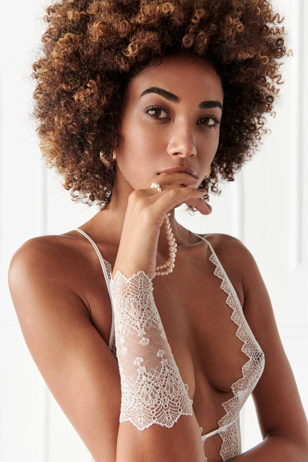 Geneva Pearl Glove