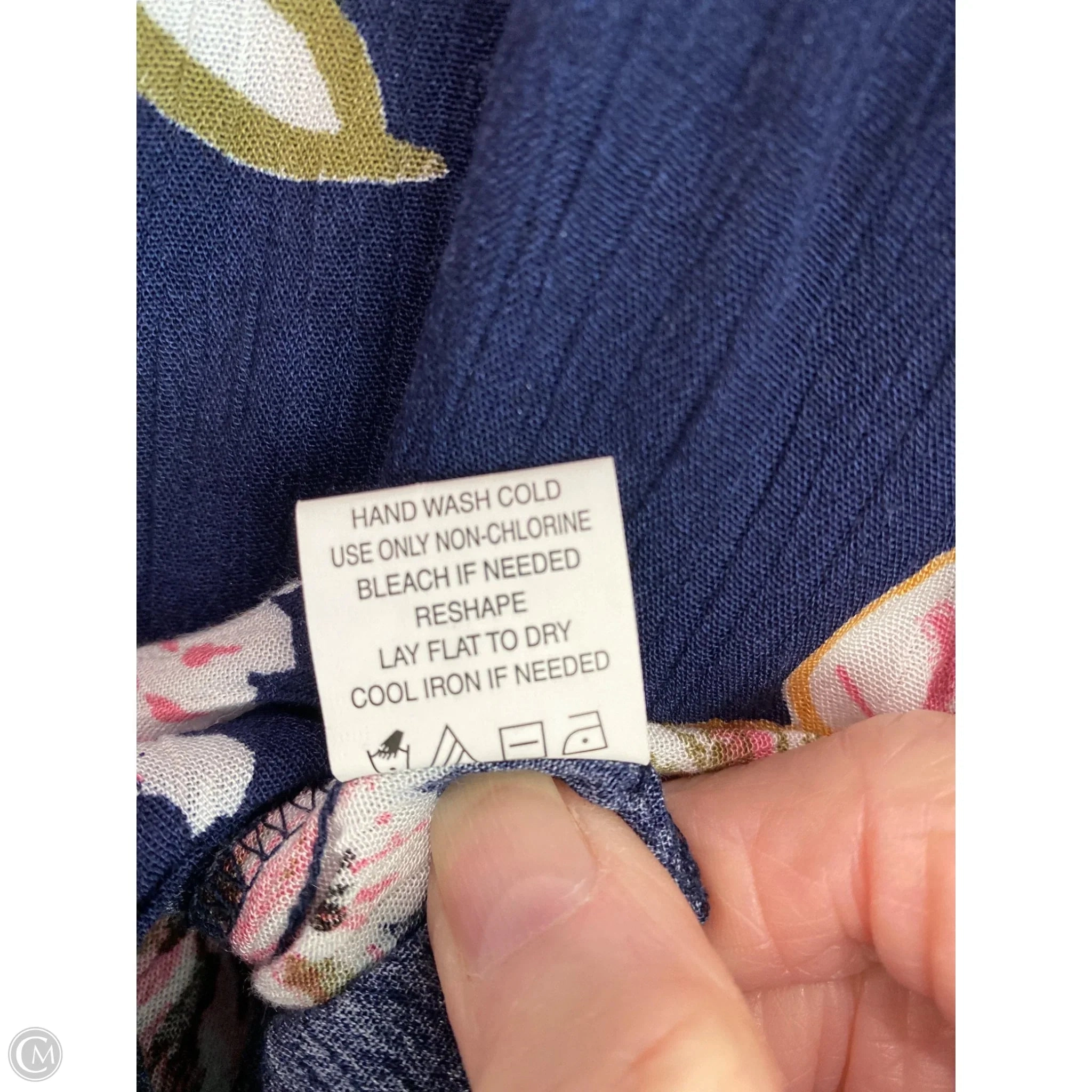 Top Short Sleeve By Clothes Mentor In Navy, Size: M