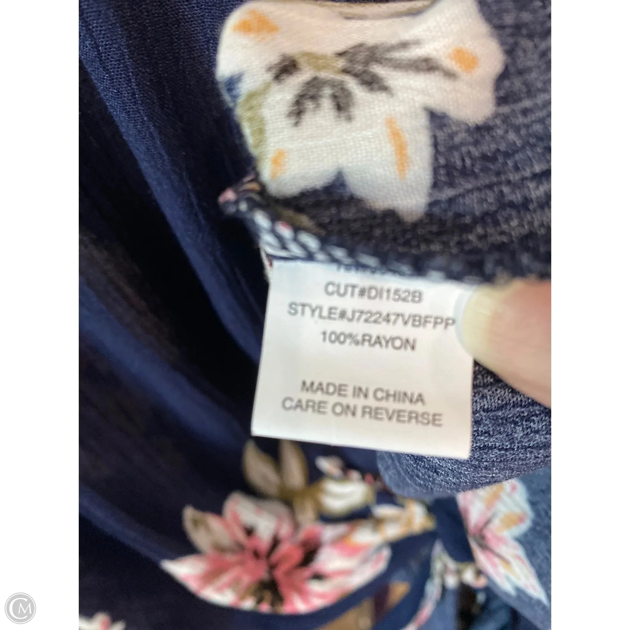 Top Short Sleeve By Clothes Mentor In Navy, Size: M